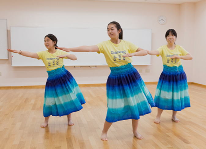 浜松開誠館中学校・高等学校 フラダンス部
